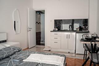 KALE Apartments & Studios - 4