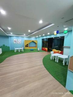 Sunshine100 1Bedroom 65InchesTV PoolGymBilliardPlayground - 7
