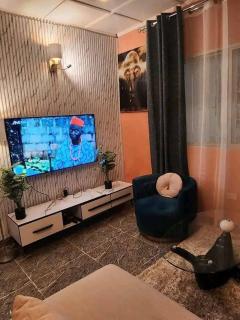 Giannas Home N Suites - 6