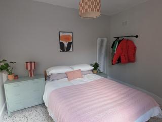 Tranquil flat in vibrant Nether Edge - 7