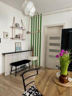 Sunny View 2BR Apartment with Terrace - near VIVO and Amethyst - 4