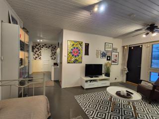 Päätyhuoneisto: Nariseva puulattia! - 7