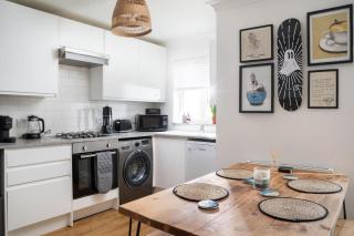 Stylish Apartment Garden with Beautiful Sea Views - 7