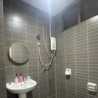 17 Delight 3BR2 Pax7 Balcony swimming pool view - 1