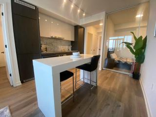 Luxury 2 Bed Apartment In Vaughan Near Wonderland! - 7