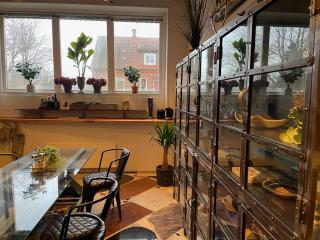 Udda boende med wow-känsla och spabad på terrassen - 5