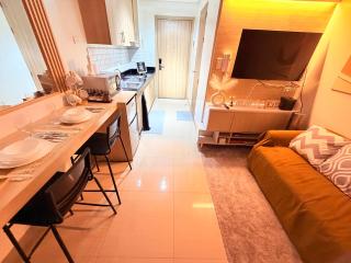 Bayshore Getaway Condotel by Clowie - 7