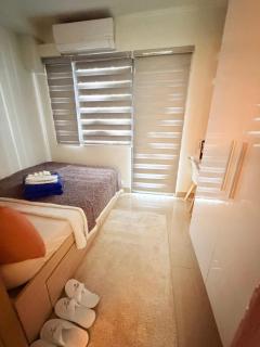 Bayshore Getaway Condotel by Clowie - 2