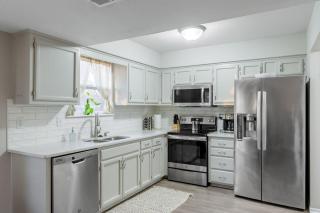 World Cup 2026 Your Ultimate 3BR Fan Base with Private Garage - 8