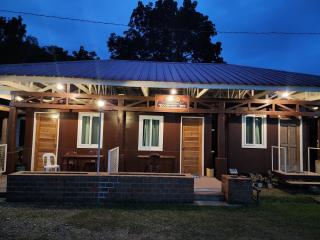 South Pines Economy Inn - 1