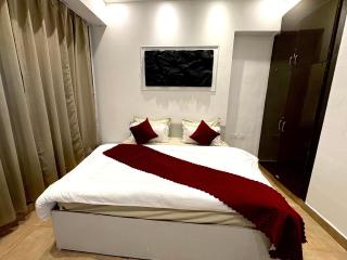 The Luxurious 1Bhk with swimming pool-75 - 6