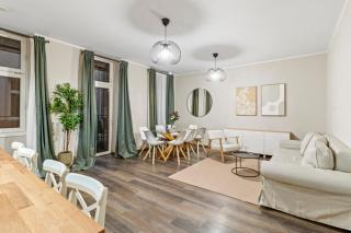 Modern and Spacious at Millennium City - 6 min to metro - 7