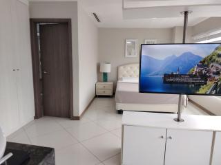 Suite at Pacific Plaza / Parque Empresarial Colón - 1