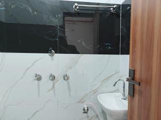 Radharani inn guest house - 2