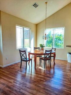 Bright Airy Home with Scenic Views - 8
