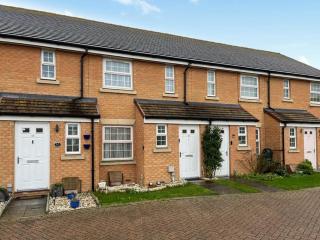 Modern 2BR House Sleeps 6 Free Parking Pet Friendly - 6