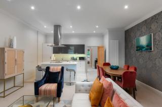 Beautiful Apartment with Private Parking Cheltenham - 9