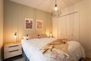 209 - Modern Home Ambiance 2 BR with Gym,Parking,DT&Airport - 9