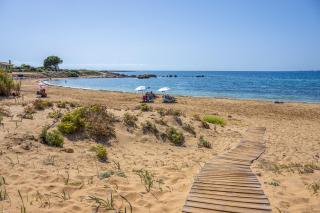 Sandoa Residence - Beachfront - 4