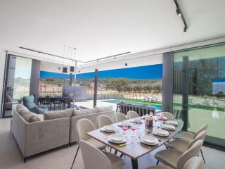 Holiday Home Geräumige Villa mit großem Garten und Pool by Interhome - 2