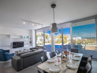 Holiday Home Schöne Villa Olivine Pearl OL5 mit Garten by Interhome - 2