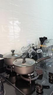 RM Hospedagem, apartamentos Completos - Cabo Frio Ar+Wi-Fi oferecendo conforto e segurança em Cabo Frio. - 6