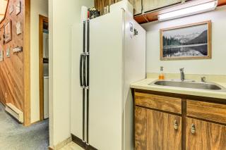 Community Perks and Watercrafts Shaver Lake Condo - 5