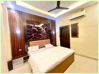 Hotel Rajlok Premium PTR Palace Near Ram Janam Bhoomi And Temple # Railway Station # Restaurant And parking Facilities # Best Family Hotel In Ayodhya - 9