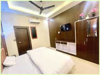 Hotel Rajlok Premium PTR Palace Near Ram Janam Bhoomi And Temple # Railway Station # Restaurant And parking Facilities # Best Family Hotel In Ayodhya - 7