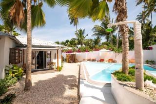 Seashore Beach hotel and Bungalow - 1