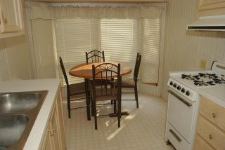 Crescent Bar Camping Resort Cottage 4 - 8