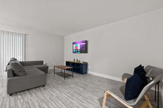 The Ultimate Rochester Getaway Cozy & Inviting - 9