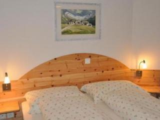 Apartment Chesa Sunasain V8 by Interhome - 1