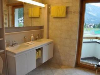 Apartment Chesa Sunasain V8 by Interhome - 4