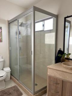 casa completa TSM sona norte 3 dormitorios 2 baños completos, asador,jardín 2 cajones para estacionarse - 1