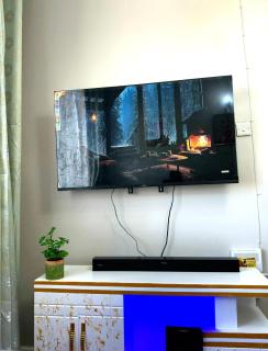 Luxe Vacation Homes - 6