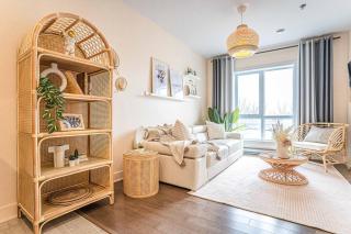 217 - Pastel Stylist 2 KING-BR with Parking, nr DT&Airport - 4