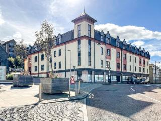 4 Waverley Court Central Fort William Apartment with Parking - 0
