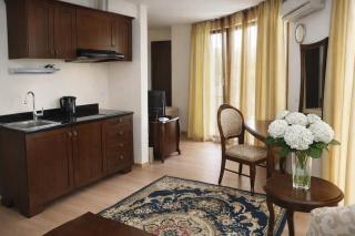 Luxury Studio in Sunny Beach with Pool, 5 Mins Walk to Beach - 0