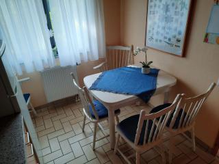 Holiday Home Kleines Ferienhaus in Hermülheim mit Garten by Interhome - 3