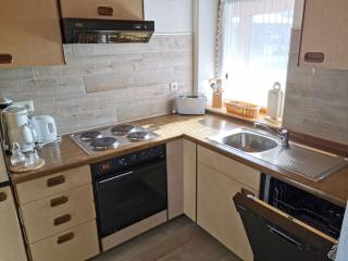 Apartment mit komplett eingerichteter Küchenzeile im Wohnraum by Interhome - 2