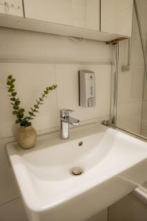 Apartment Come4Stay Passau - Spitalhof - Modern - Wlan - Küche - Parkplatz - SmartTV mit by Interhome - 3