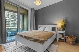 SkyPark Apartment with Free Parking - Bratislava - 1