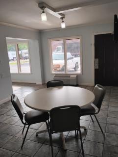 Gated 1 King BR1 Bath Apt with Full Kitchen 124 - 1