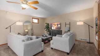 Raindrop Condo - Private Deck Near Beach - 9