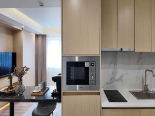 Retreat with Private Balcony and Gym - 2