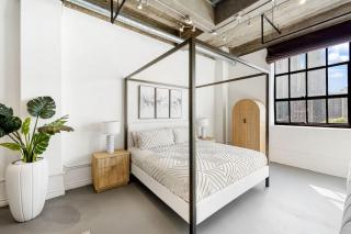 DTLA Boutique Loft w Rooftop Pool Hot Tub - 2