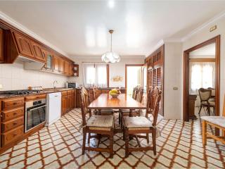 Holiday Home Stilvolle Villa mit Terrasse und Nähe zum Strand by Interhome - 6