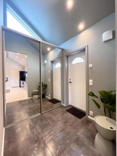 Scandinavian modern apartment with strategic location for travelers - 2