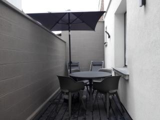 Apartment Privathof Barbecue Stadtzentrum Voltaire by Interhome - 3